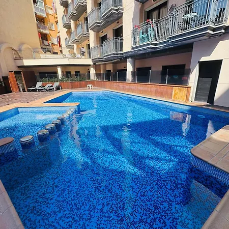 Piso De Simba Cerca De Playa, Con Piscina Y Varias Terrazas *