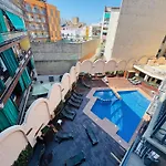 Piso De Simba Cerca De Playa, Con Piscina Y Varias Terrazas