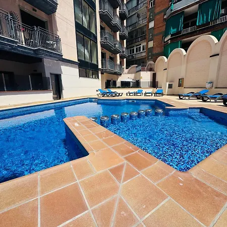 Piso De Simba Cerca De Playa, Con Piscina Y Varias Terrazas Appartamento